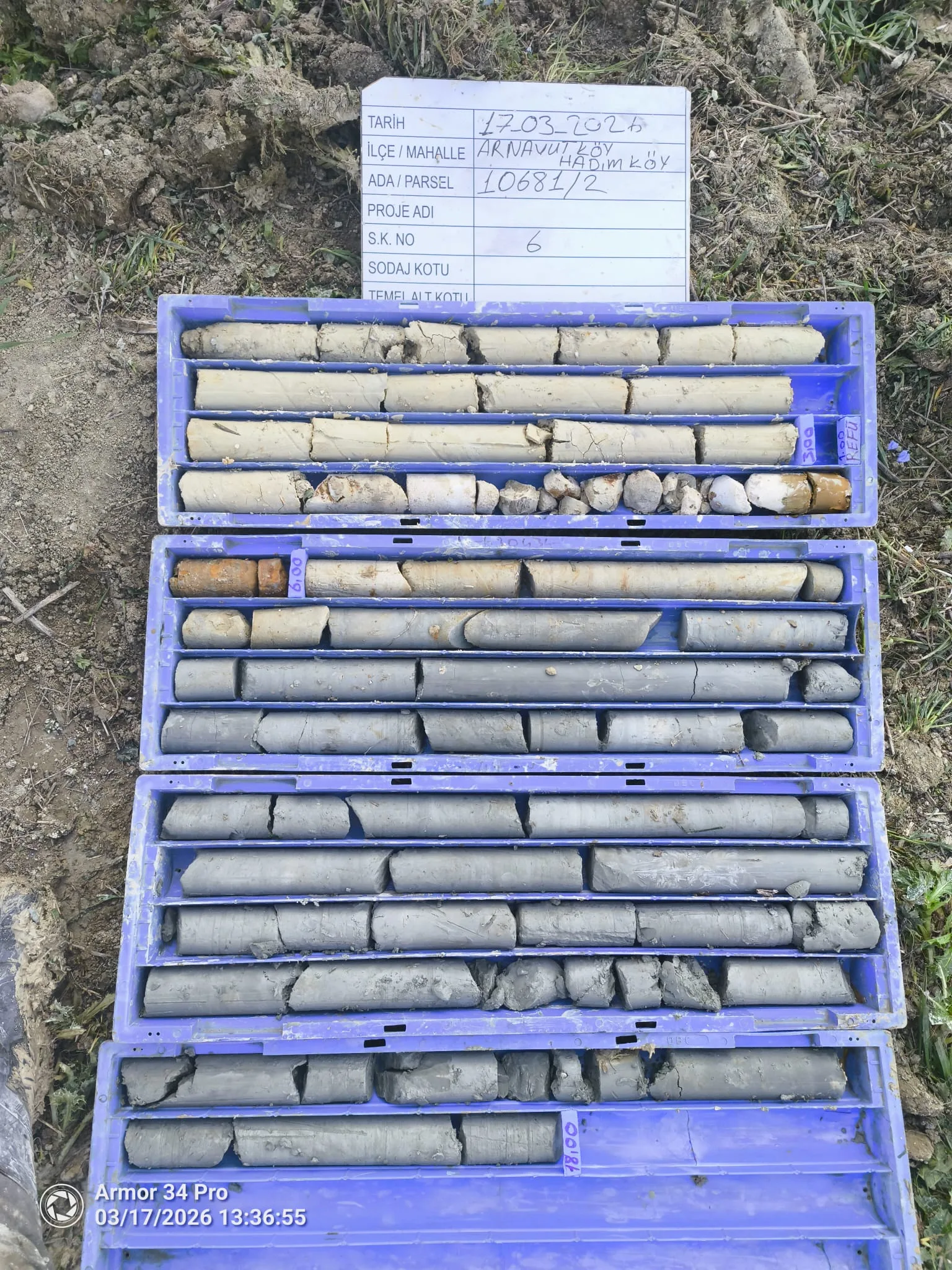 Sondajdan alınan numunelerin karot sandığında kaydı